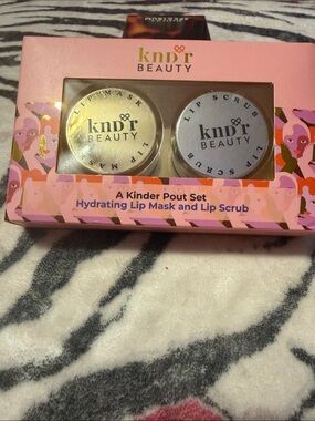 Pink Hydrating Lip Mask & Lip Scrub Set